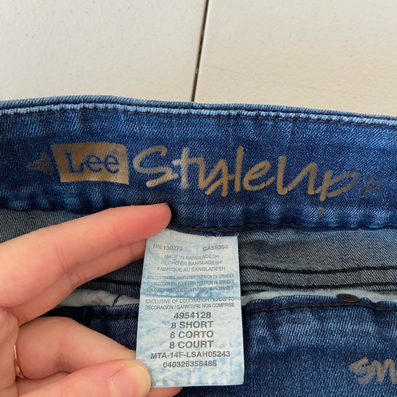 EUC LEE women’s medium wash blue denim pull on straight cut jeans size 8‎ short - Picture 7 of 8